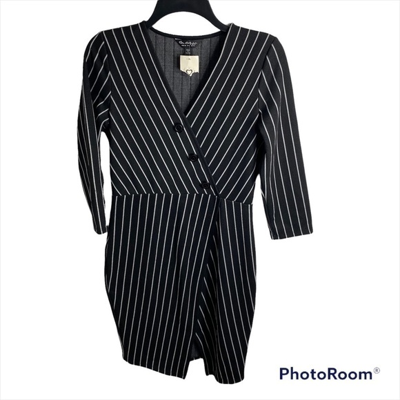 Miss Selfridge Pin Striped Dress NWT Sz 6 Black White Long Sleeve Midi - Picture 1 of 9
